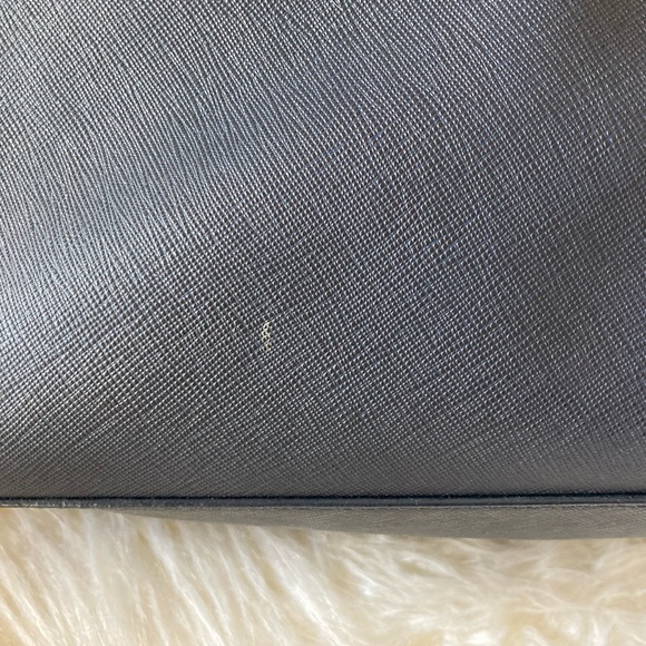 Michael Kors Medium Saffiano - Picture 6 of 6